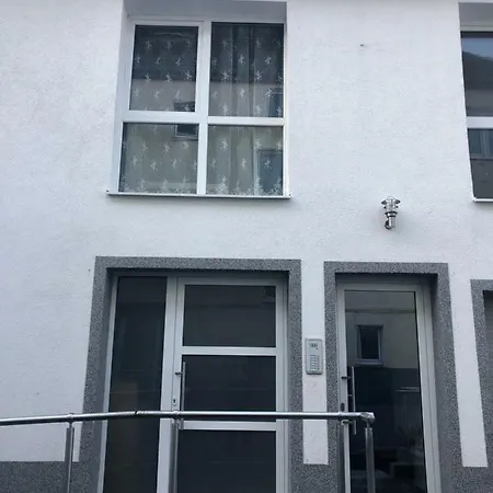 4 Rent *